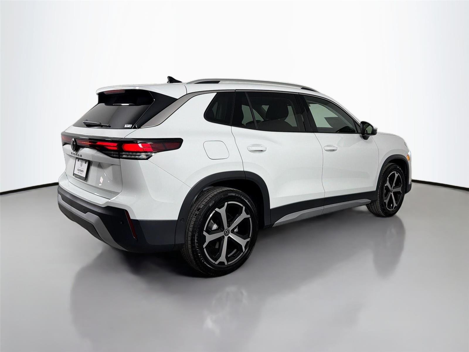New 2026 Pure White Volkswagen SE image 5