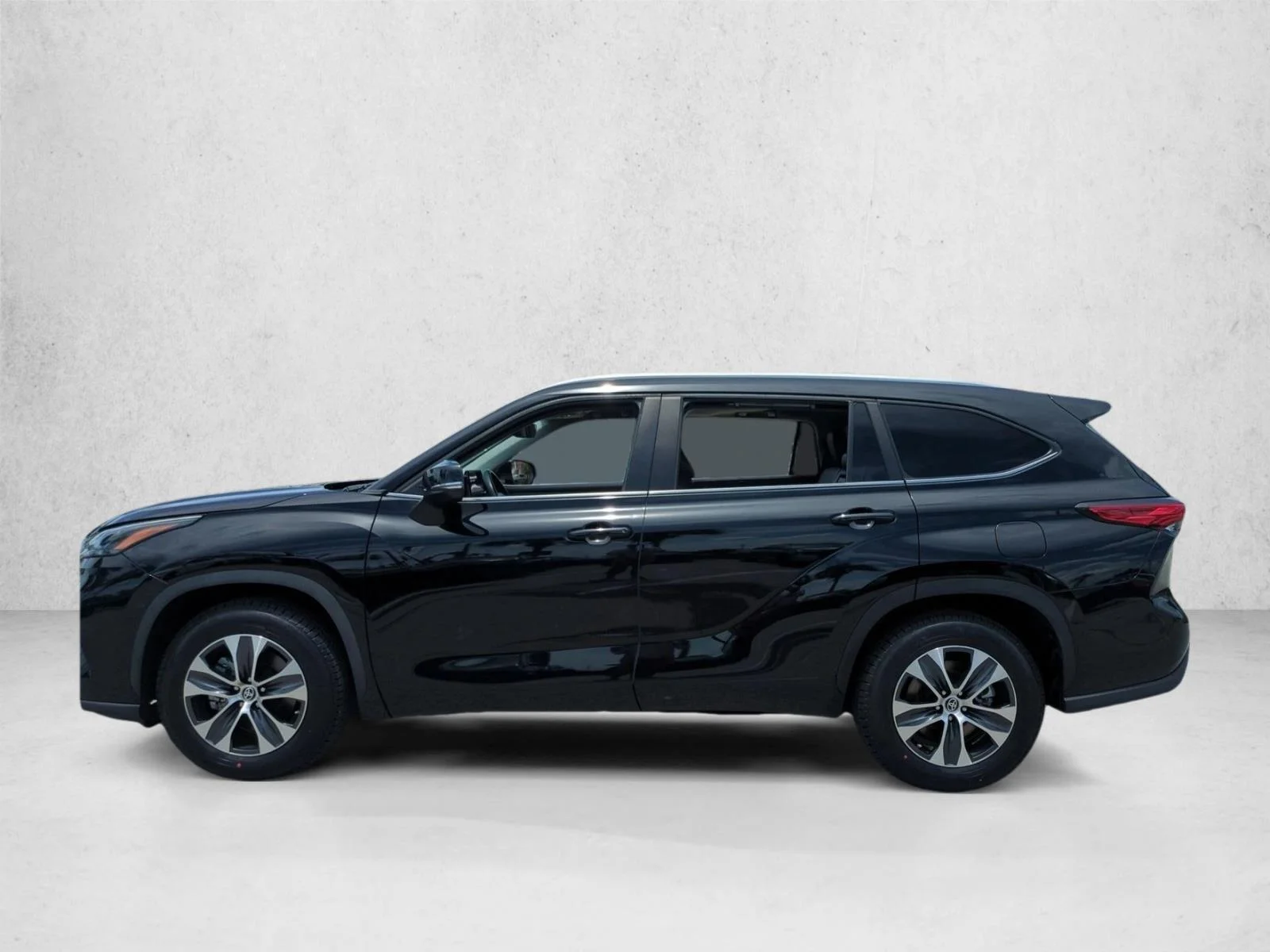 Used 2023 Midnight Black Metallic Toyota XLE image 9
