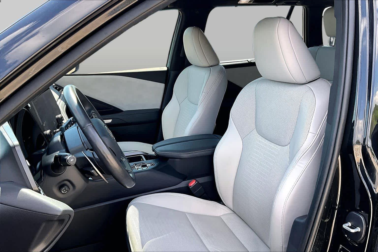Certified Used 2025 CAVIAR Lexus Premium image 8