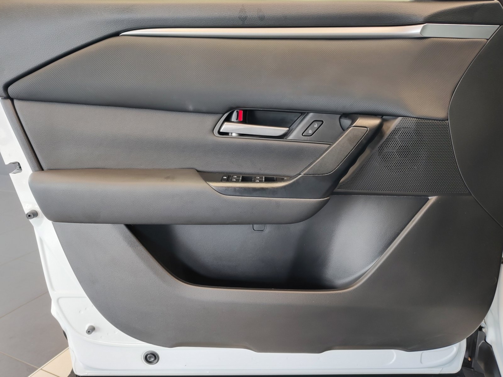 Used 2024 Wind Chill Pearl Mazda 2.5 S Select Package image 24