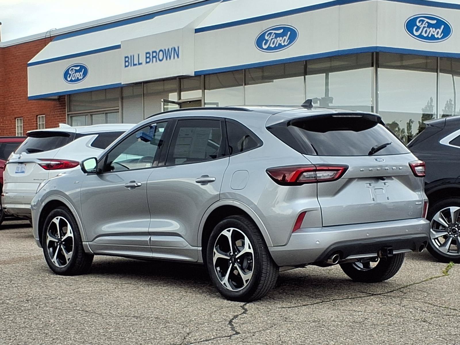 Used 2023 Iconic Silver Metallic Ford ST-Line Select image 2
