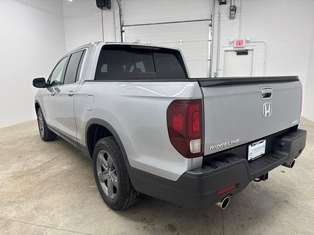 Certified Used 2023 Lunar Silver Metallic Honda RTL image 7