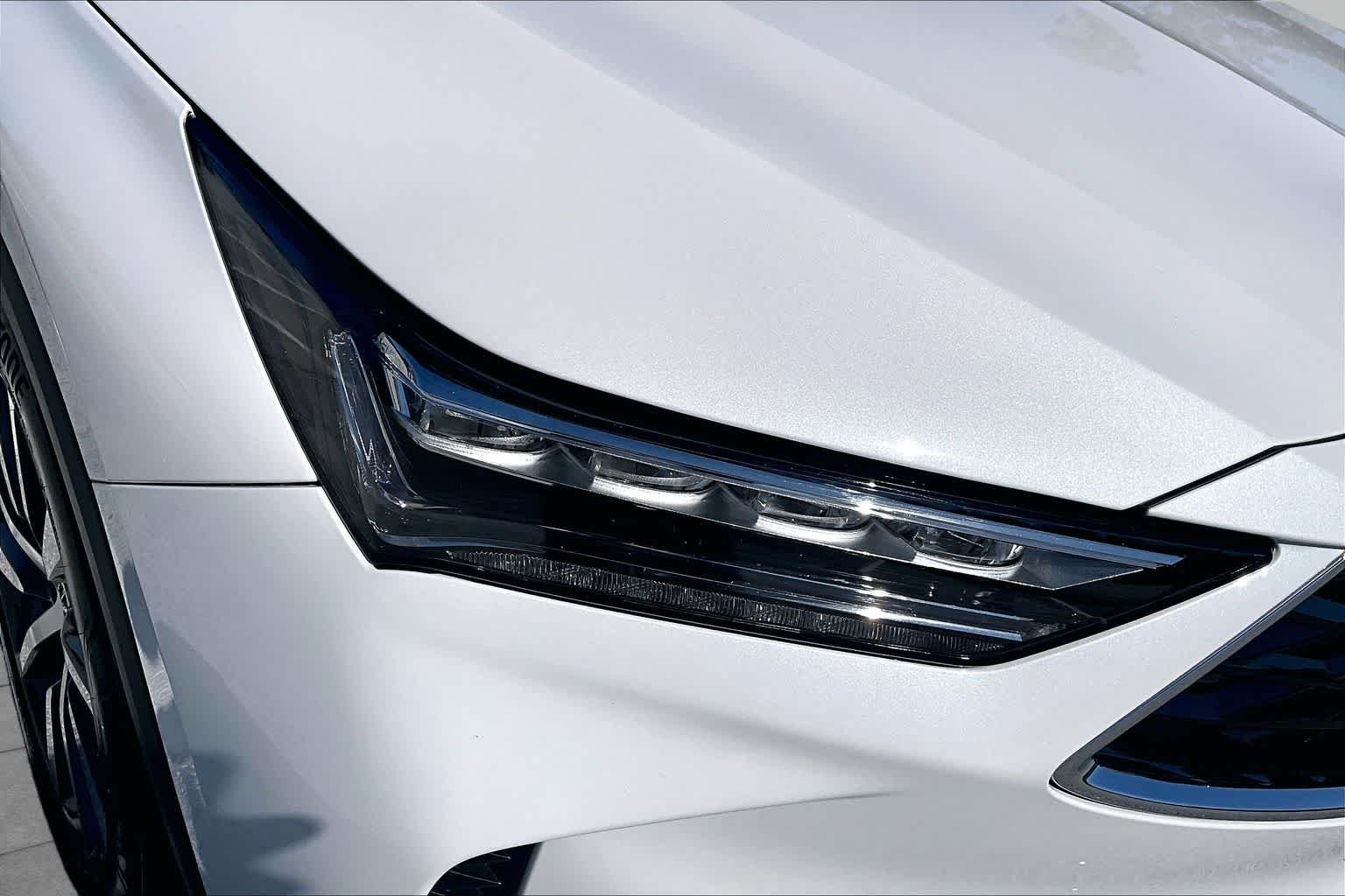 Used 2025 Platinum White Pearl Acura w/Technology Package image 28
