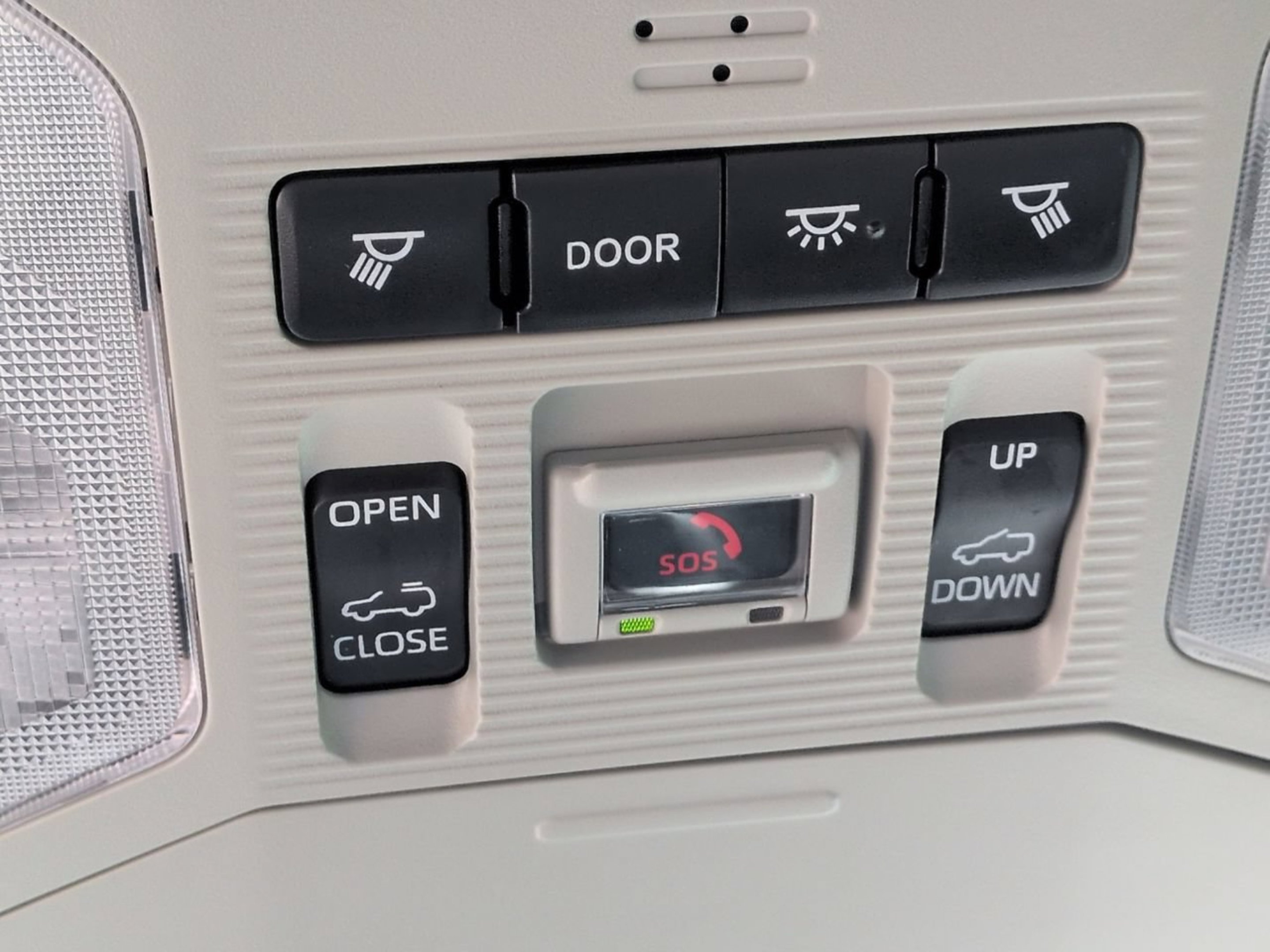 Used 2021 Silver Sky Metallic Toyota XLE Premium image 20