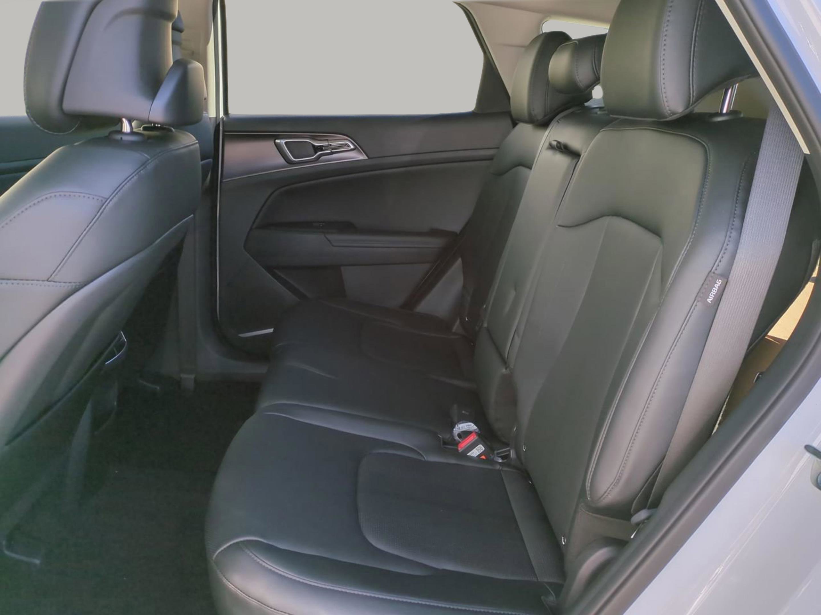 New 2026 Glacial White Pearl Kia EX image 18