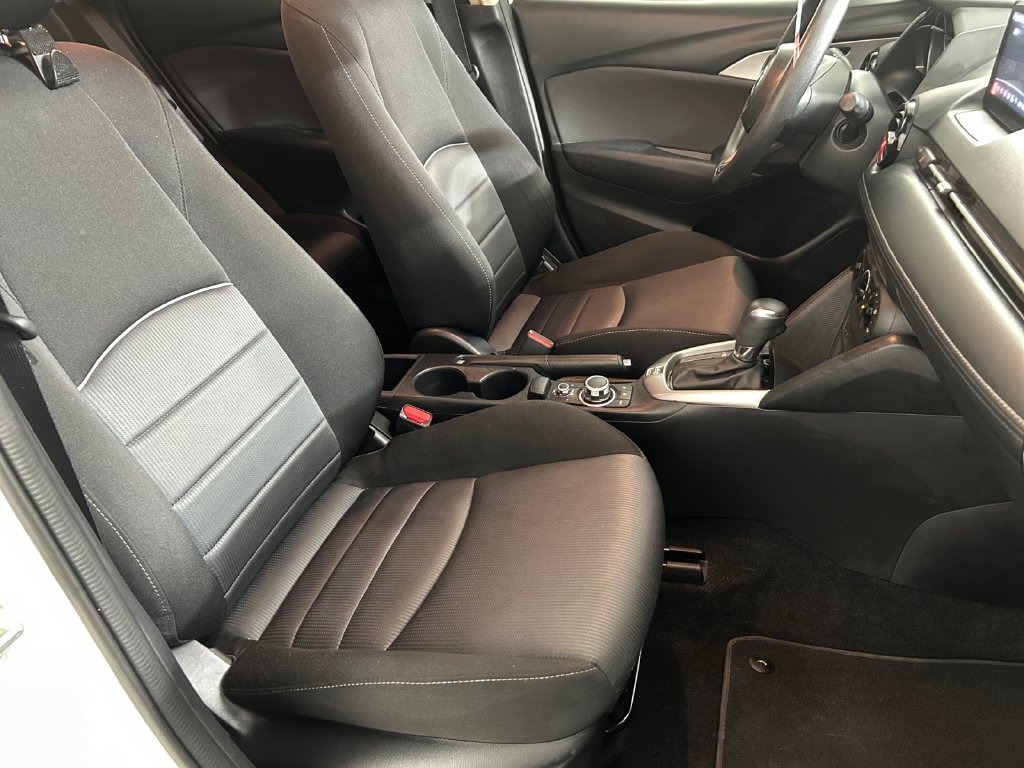 Used 2018 White Mazda Sport image 13