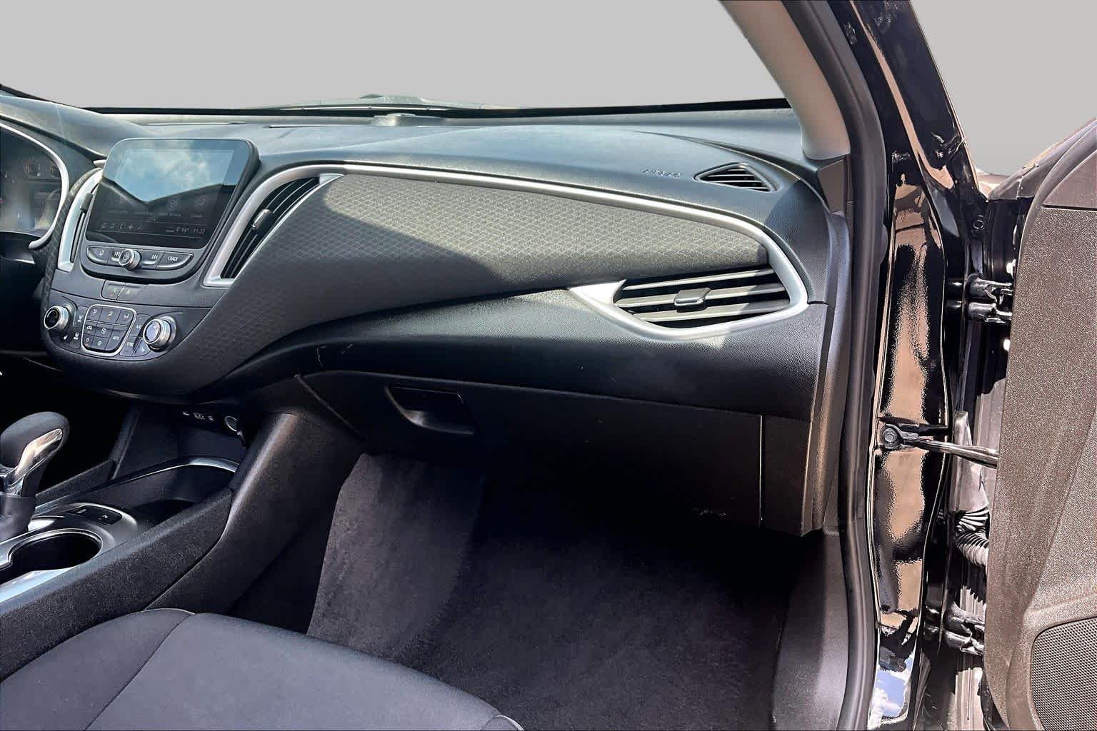 Used 2024 Mosaic Black Metallic Chevrolet LT image 19