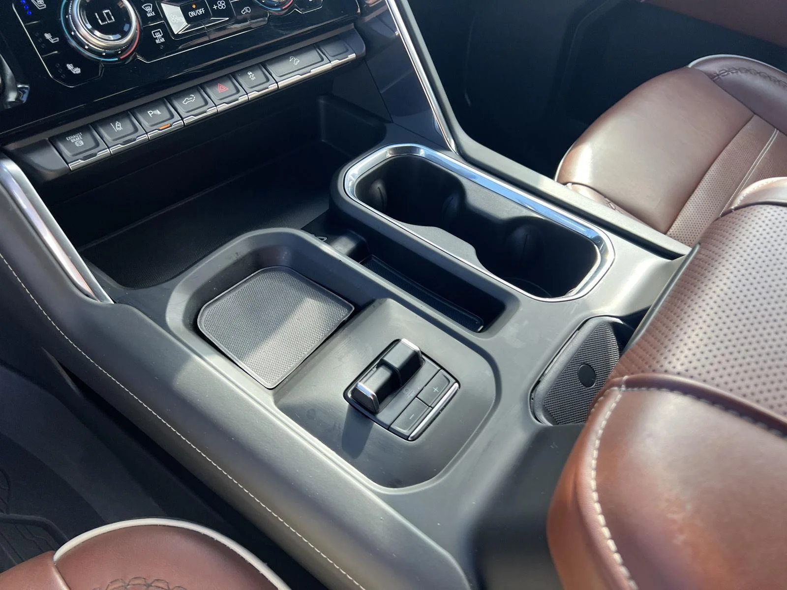 2024 GMC Sierra 3500HD Denali Ultimate - Photo 22