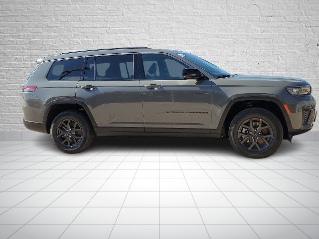 New 2027 Sting-Gray Clear-Coat Paint Jeep  image 5
