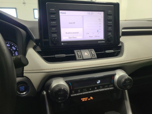 Used 2020 Midnight Black Metallic Toyota XLE Premium image 30