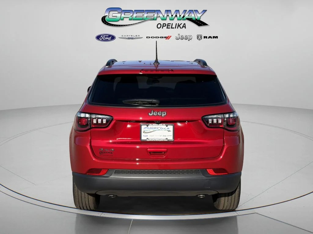 New 2026 Red Hot Pearlcoat Jeep Latitude image 4