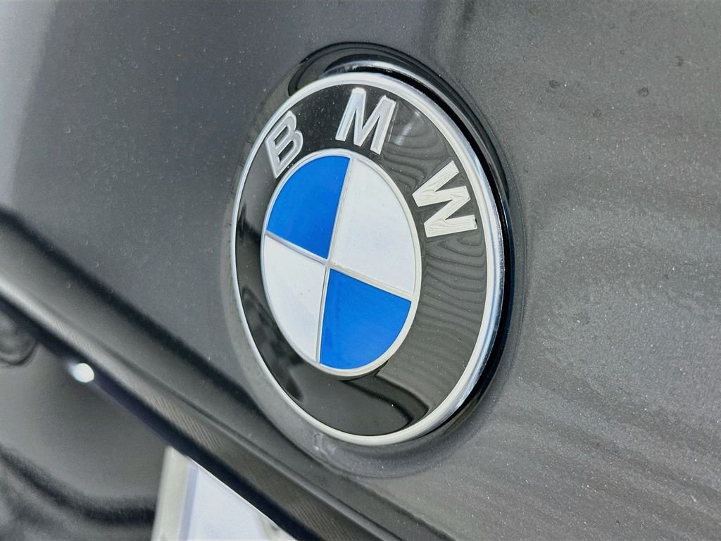 New 2027 Black Sapphire Metallic BMW 540i xDrive image 22