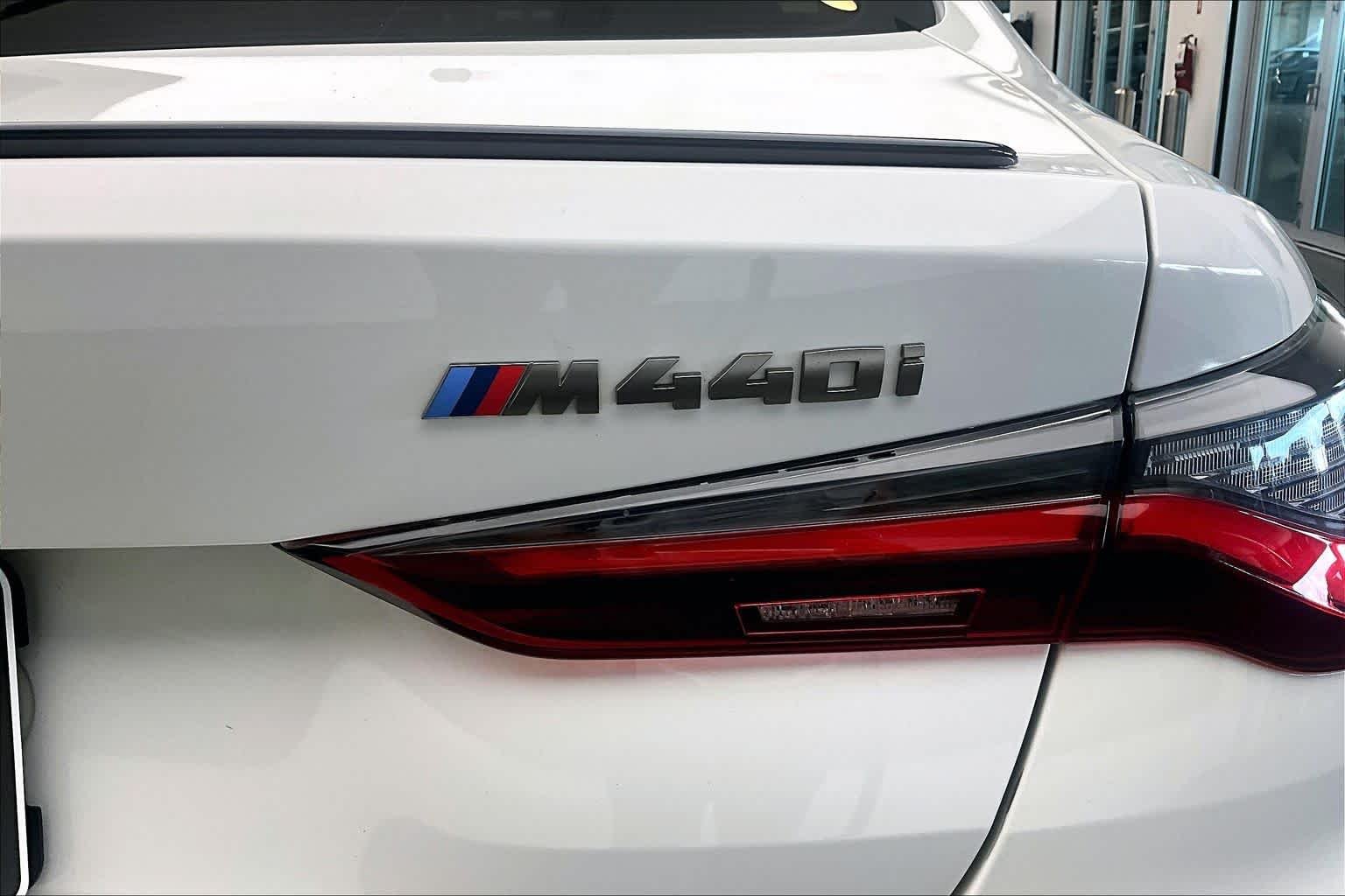 Used 2024 Alpine White BMW M440i image 10