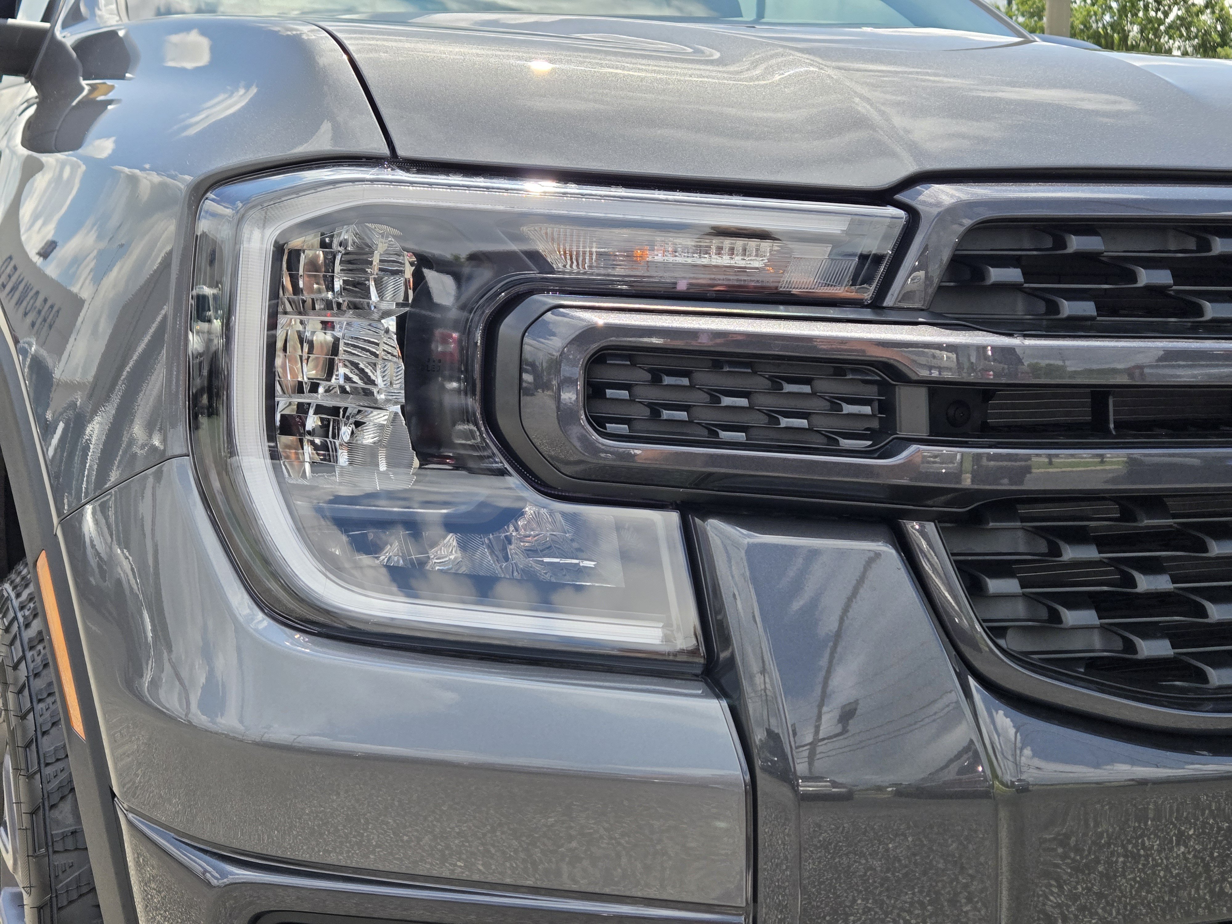 New 2026 Carbonized Gray Metallic FORD XLT image 4