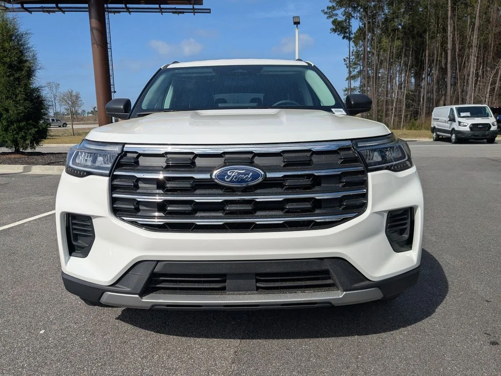 New 2026 Star White Metallic Tri-Coat Ford Active image 9