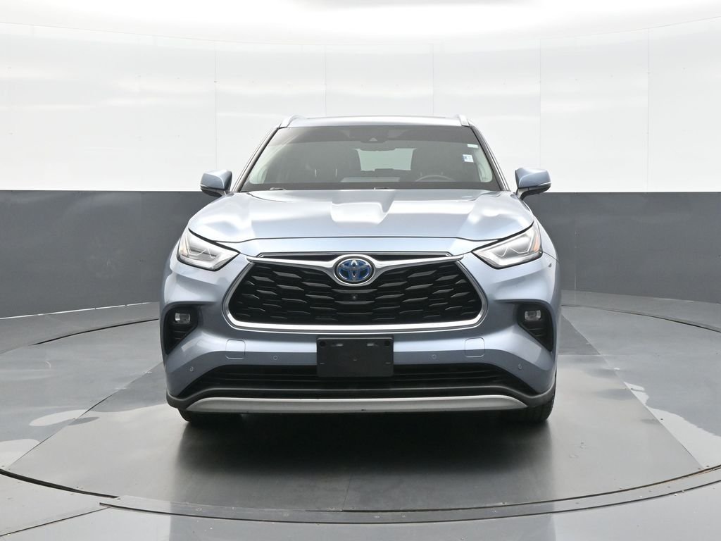 Used 2020  Toyota Platinum image 2