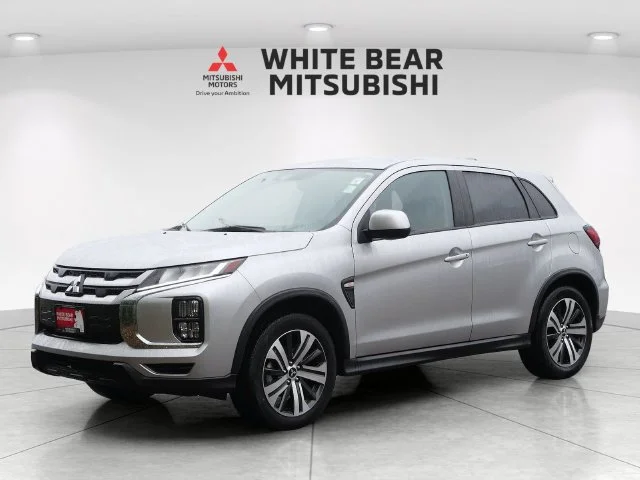 Certified Used 2025 Alloy Silver Metallic Mitsubishi 2.0 ES image 2