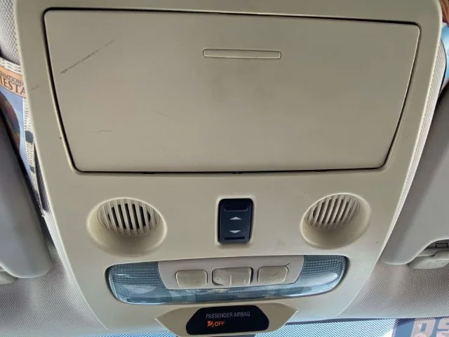 Used 2018 Blue Ford SE image 20
