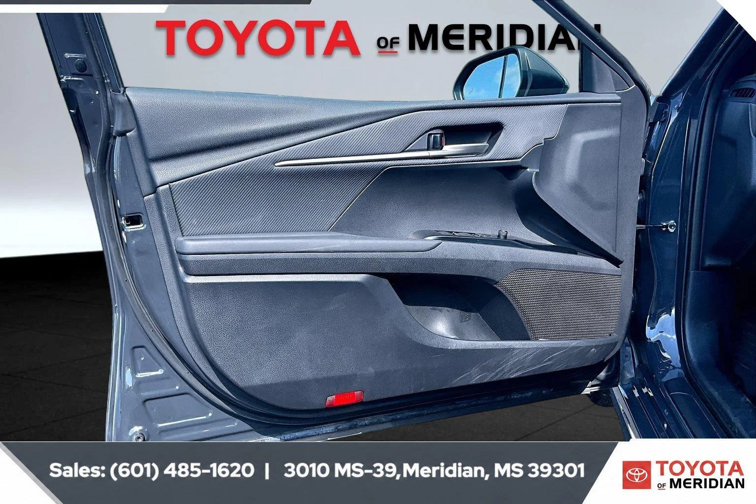 Used 2025 Underground Toyota SE (Natl) image 17