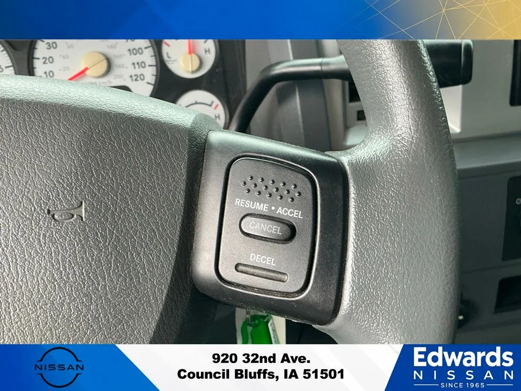 Used 2007 Gray Dodge SLT image 16