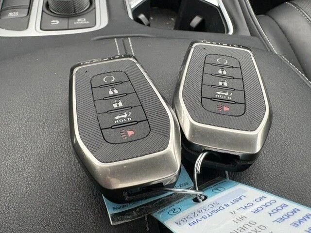 Used 2025 Majestic White INFINITI SENSORY image 19