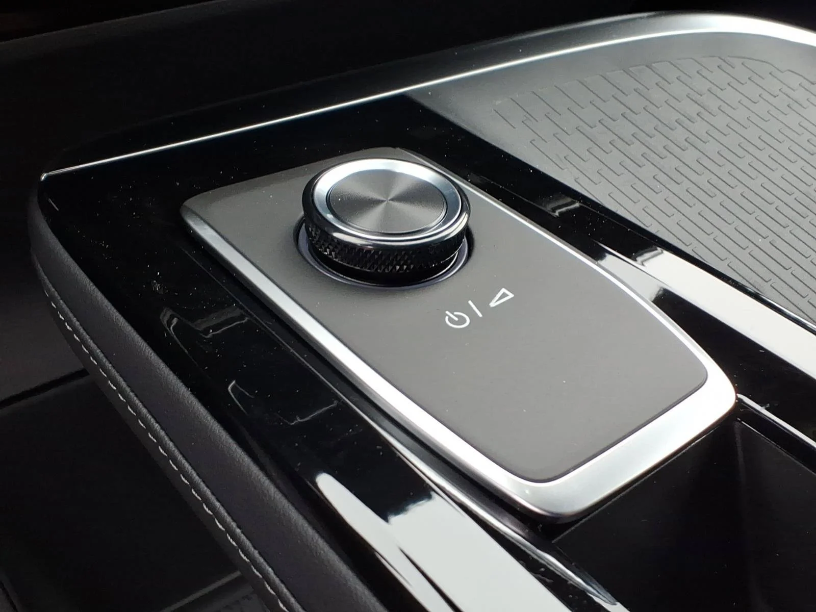 2026 Buick Enclave Sport Touring - Photo 6