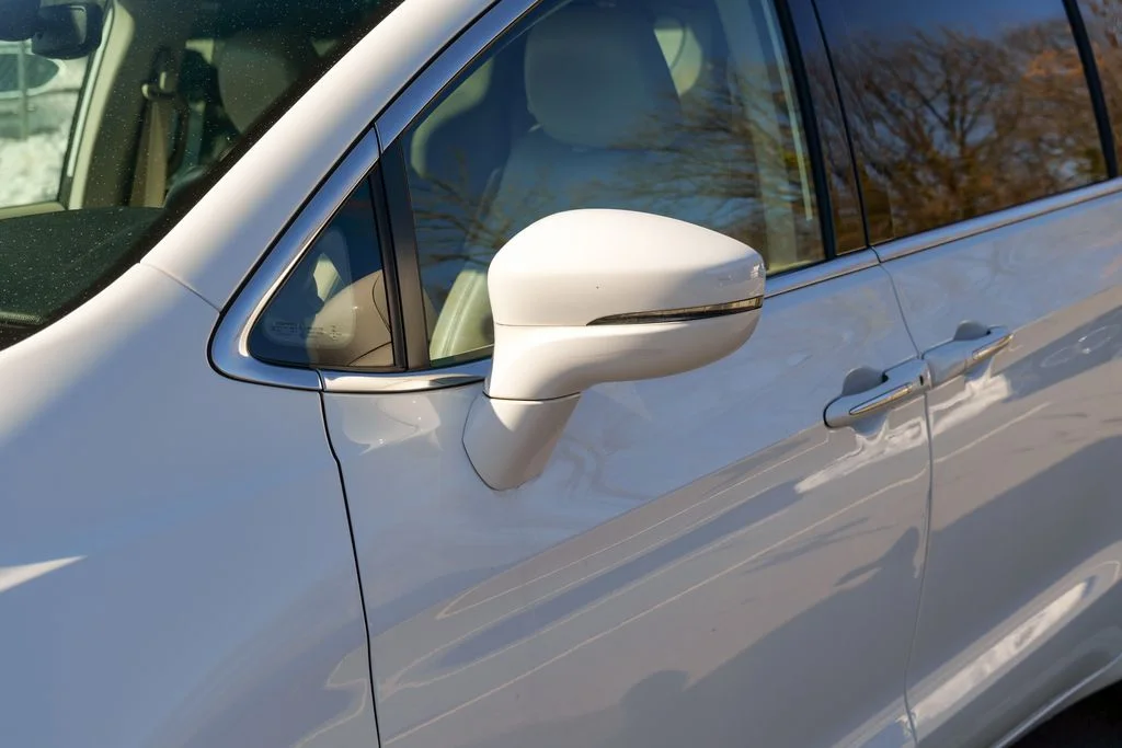 Used 2021 Bright White Clearcoat Chrysler Touring L image 9