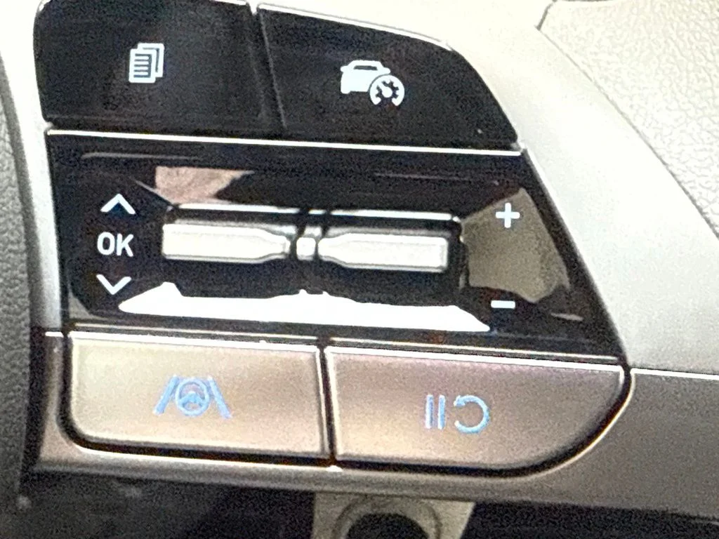 New 2026 Serenity White Hyundai SE image 19