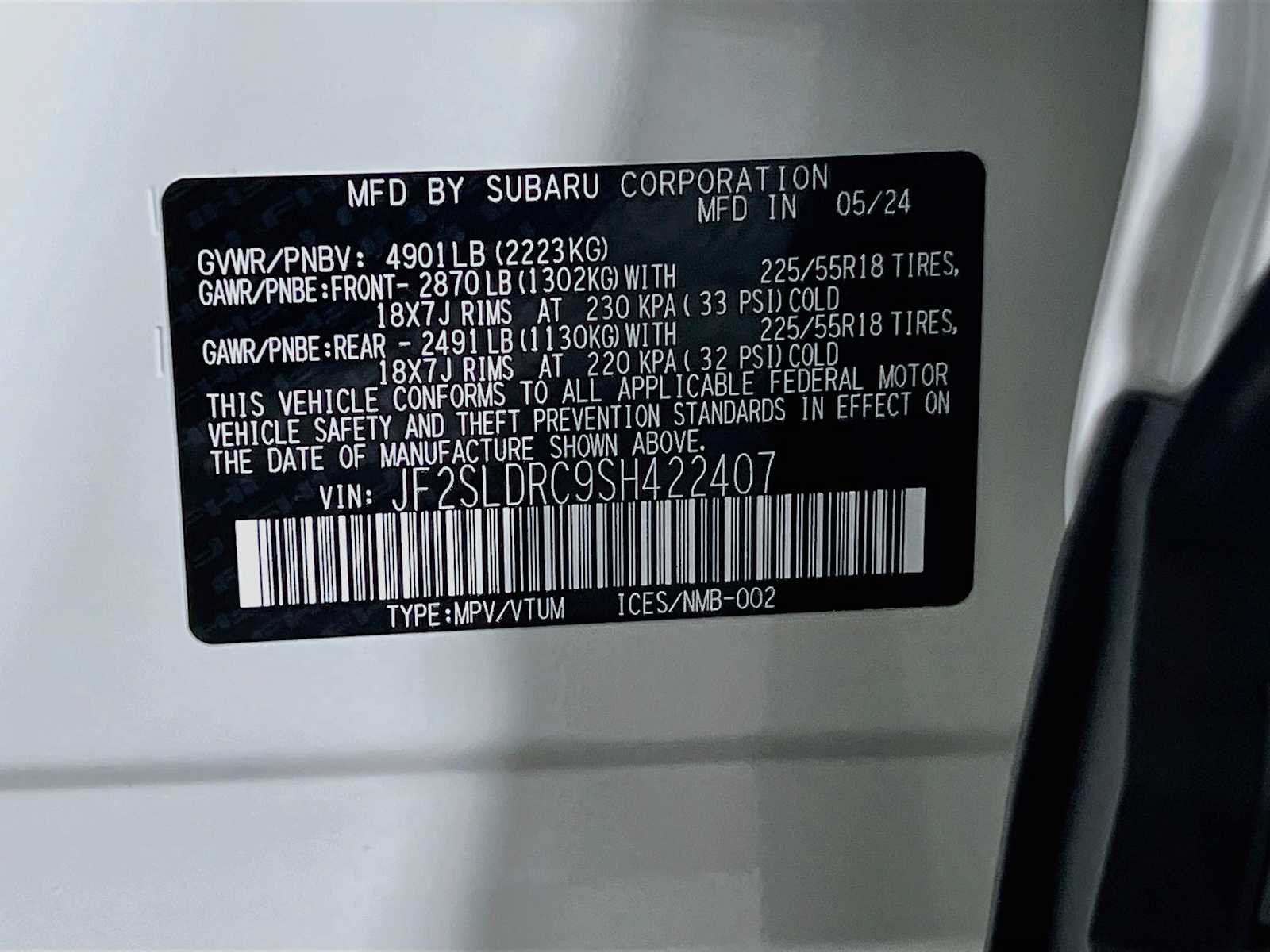 Used 2025 Crystal White Pearl Subaru Limited image 34