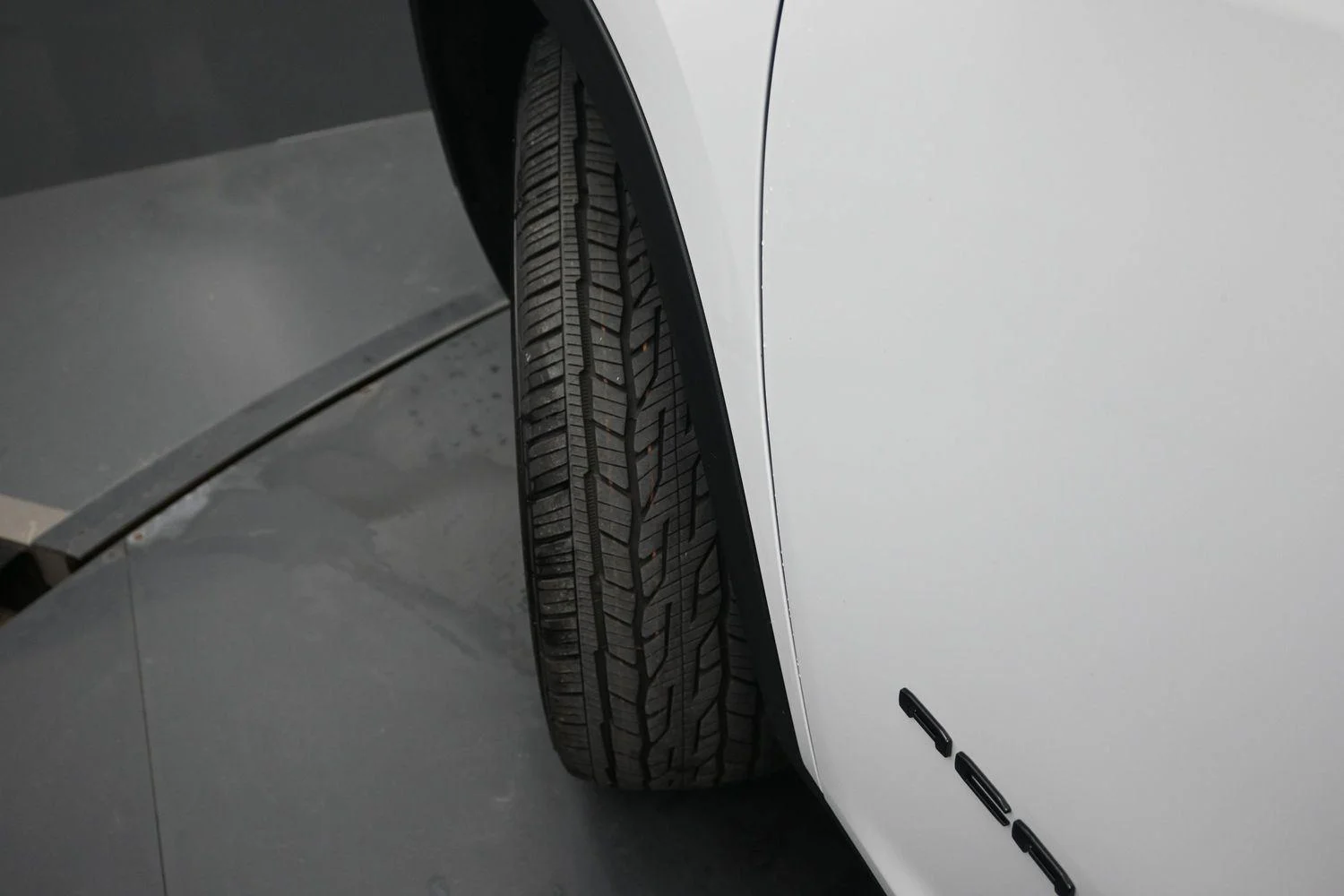New 2026 Summit White GMC Elevation image 5
