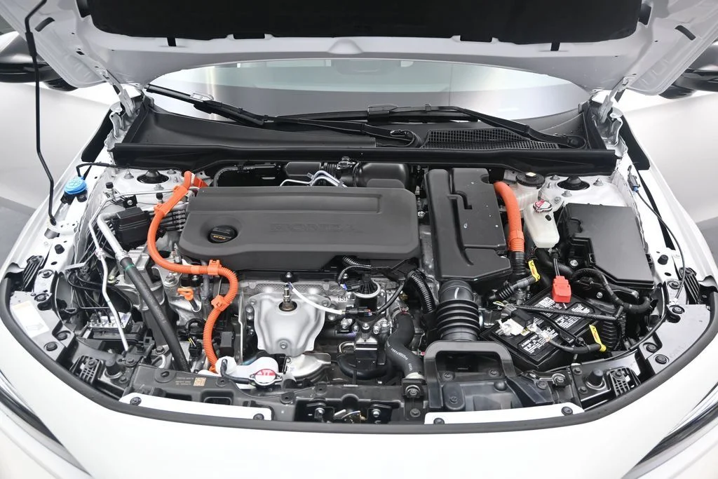 New 2026 Platinum White Pearl Honda Sport Touring image 15