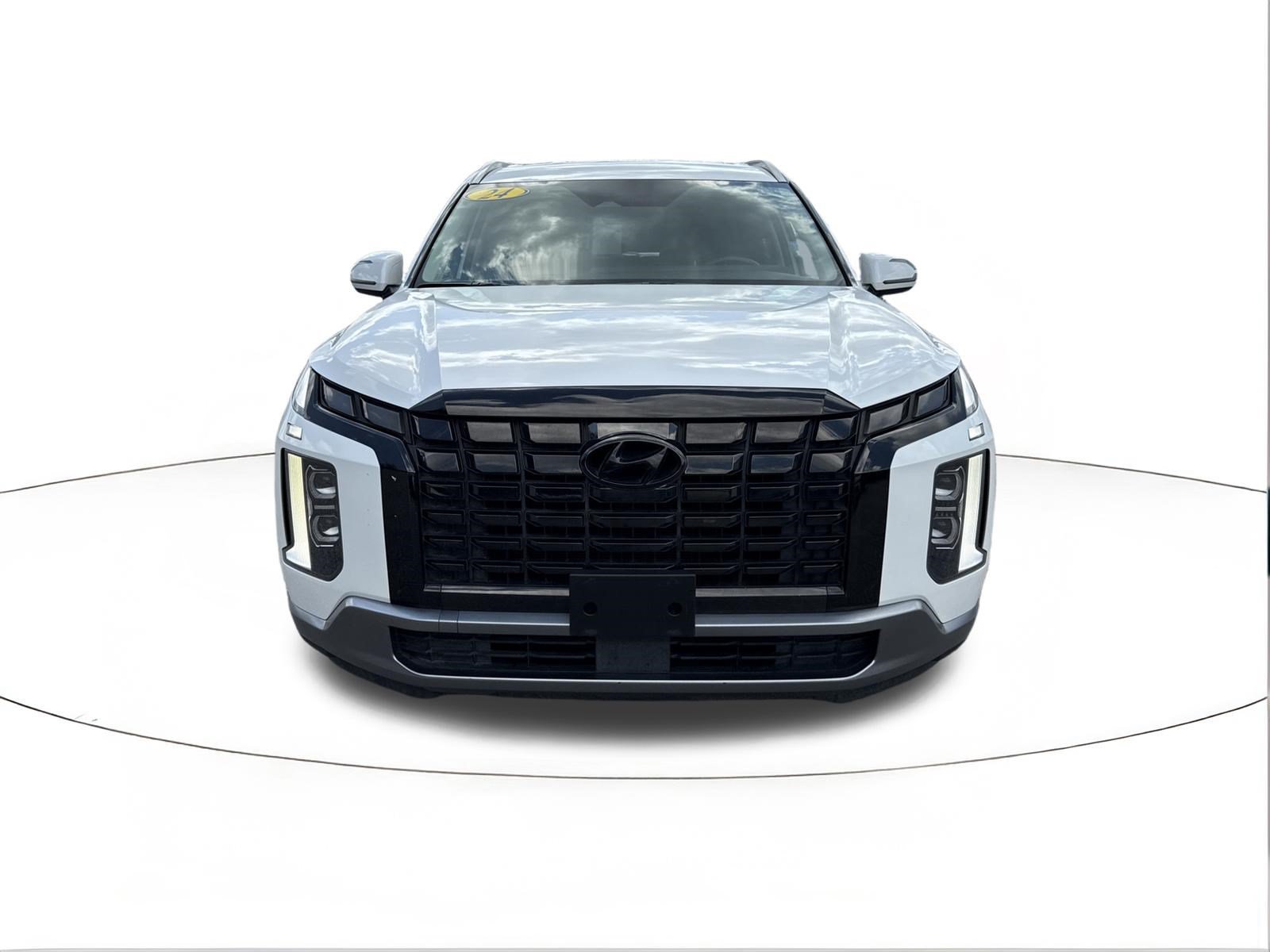 Certified Used 2024 Hyper White Hyundai SEL 7P image 8