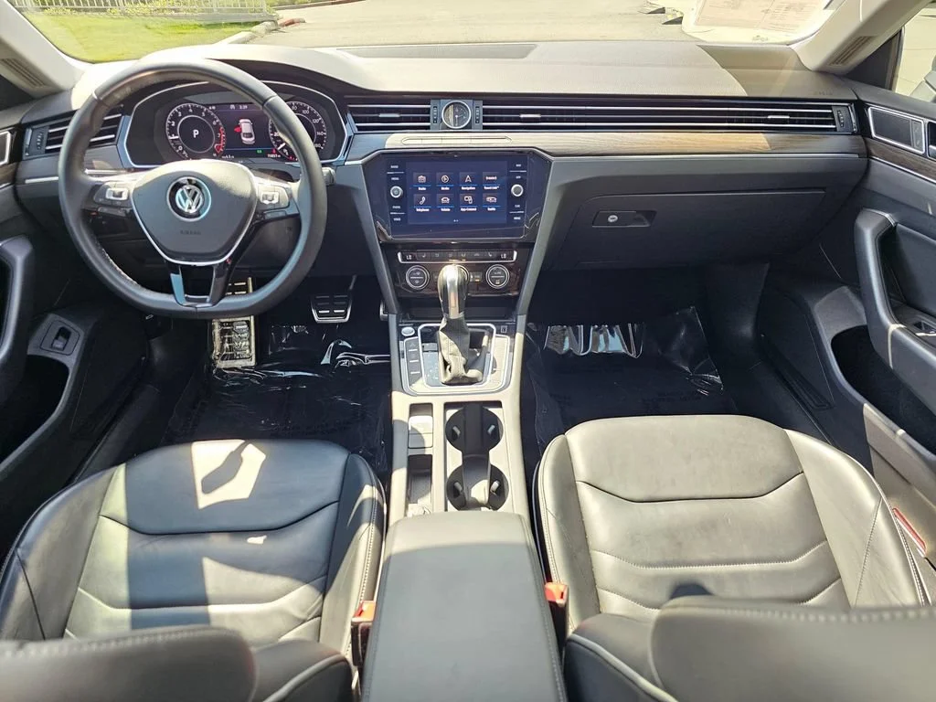 Used 2019  Volkswagen SEL image 17
