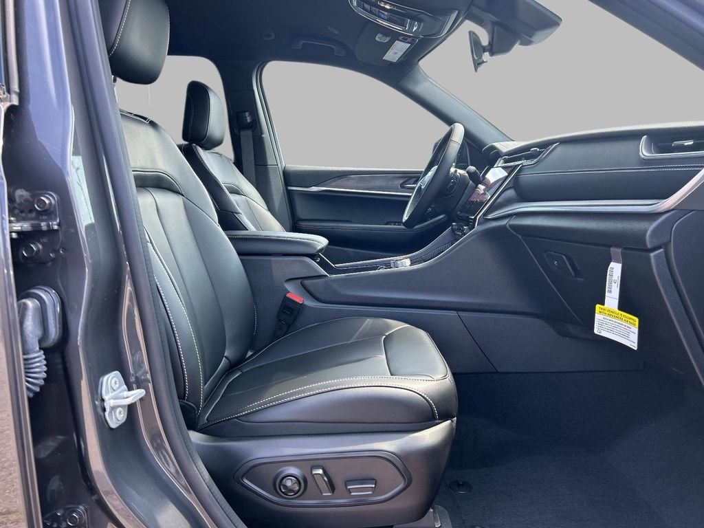 Used 2025 Gray Jeep Limited image 19