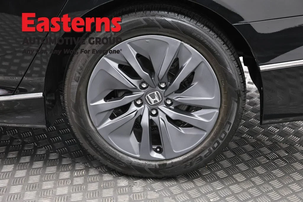 Used 2022 Black Honda EX-L image 33