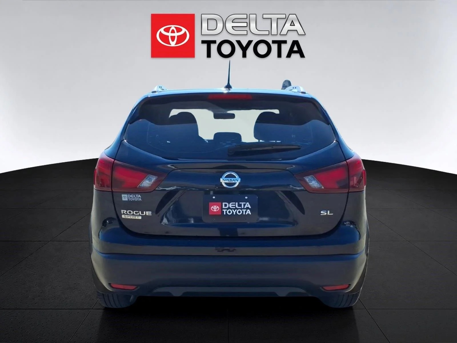 Used 2017 Magnetic Black Nissan SL image 4