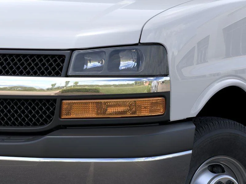 New 2026 Summit White Chevrolet 2WT image 10