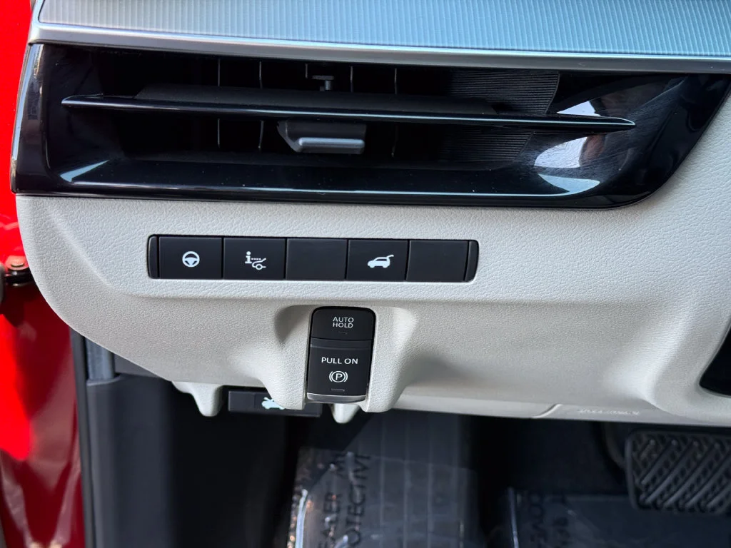 Used 2026  Nissan Platinum image 25