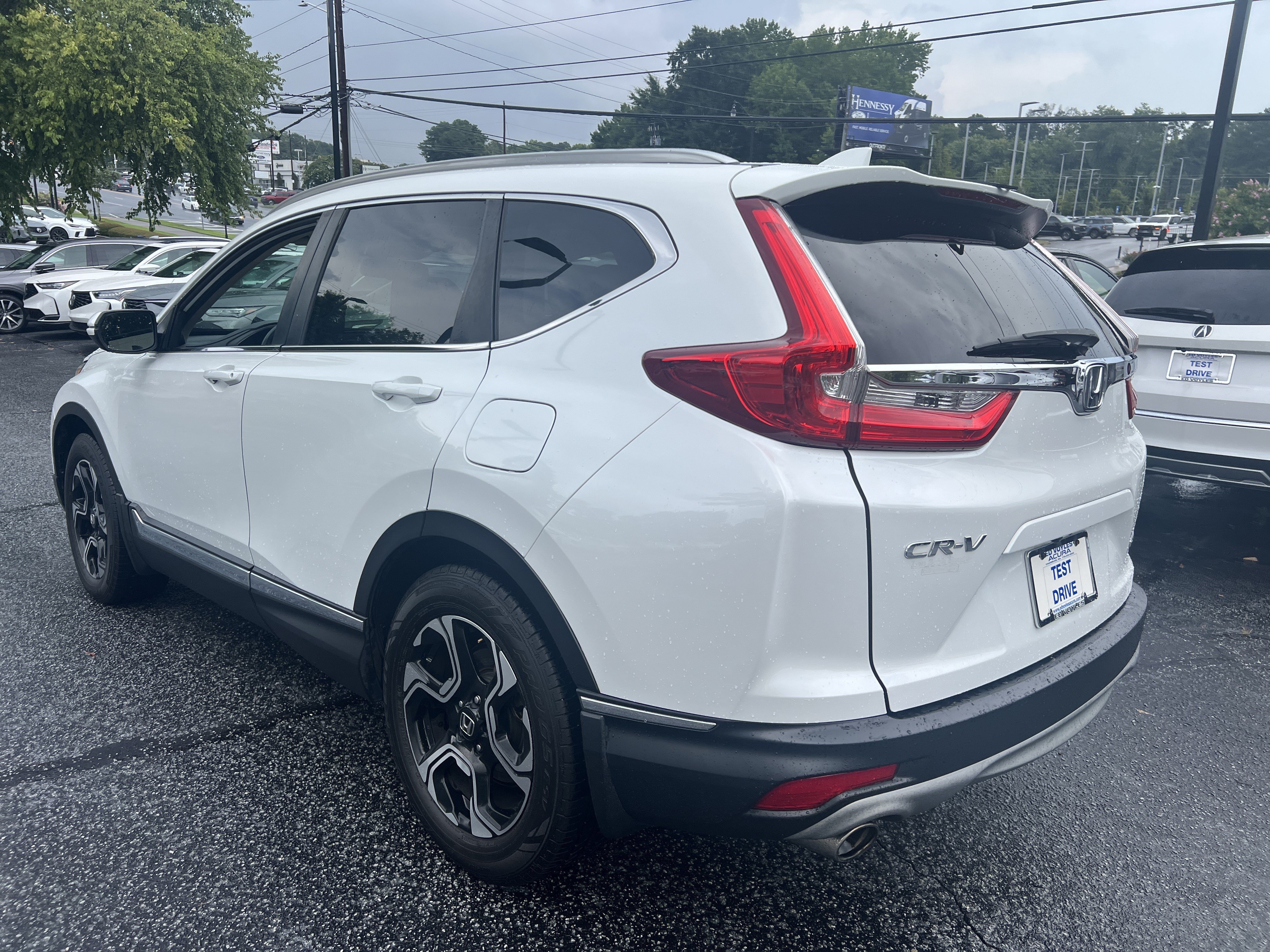 Used 2019 Platinum White Pearl Honda Touring image 3