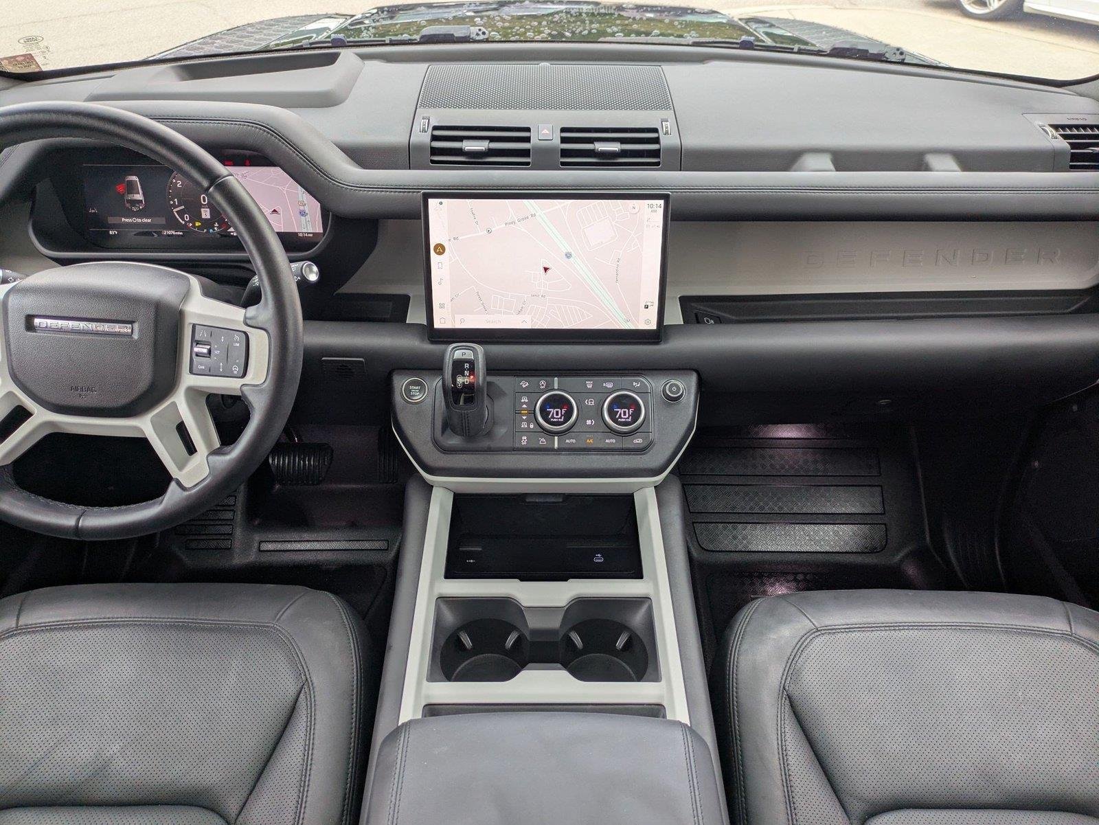 Used 2025 Santorini Black Metallic Land Rover S image 31