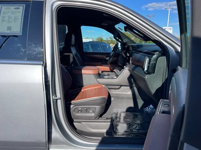 Certified Used 2024 Silver GMC  image 19