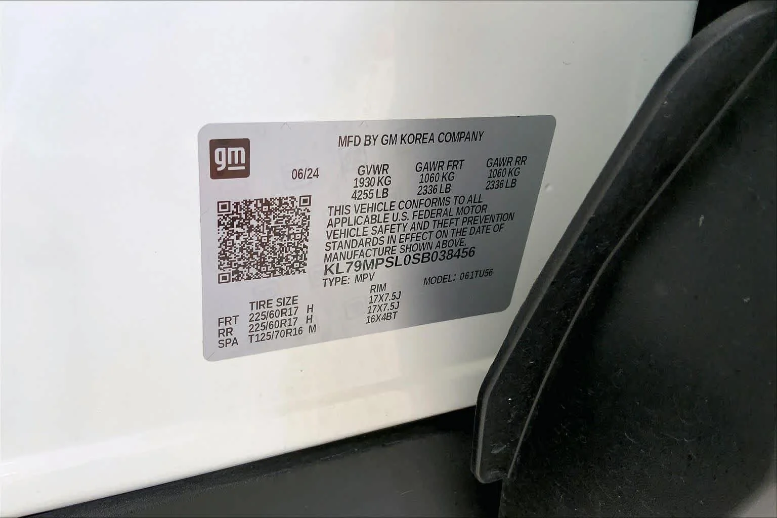 Used 2025 Summit White Chevrolet LT image 35