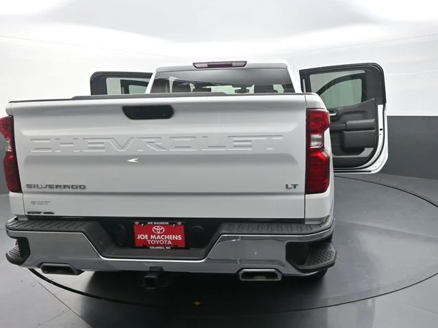 Used 2022 White Chevrolet LT image 44
