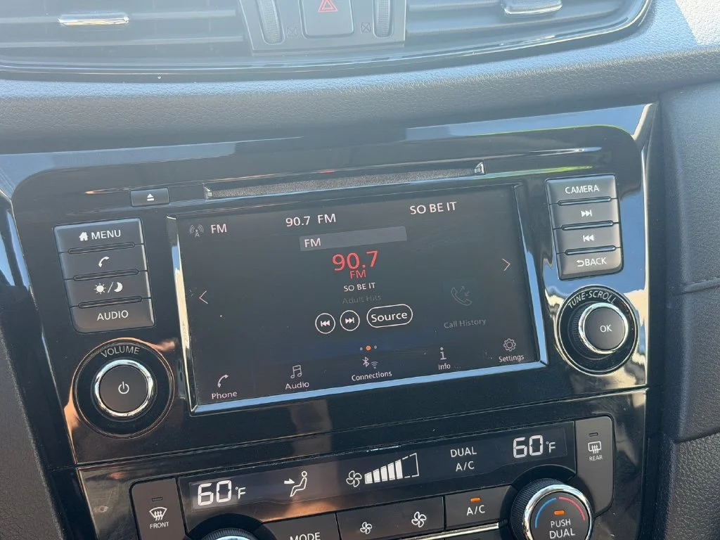 Used 2019 White Nissan SV image 24