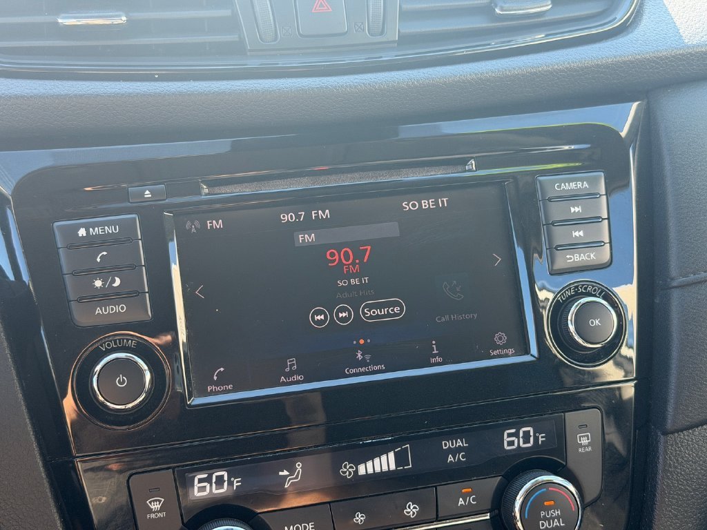 Used 2019 White Nissan SV image 24