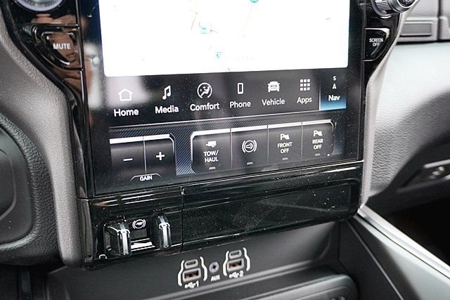 New 2026 Bright White Clear-Coat Exterior Paint RAM Laramie image 34