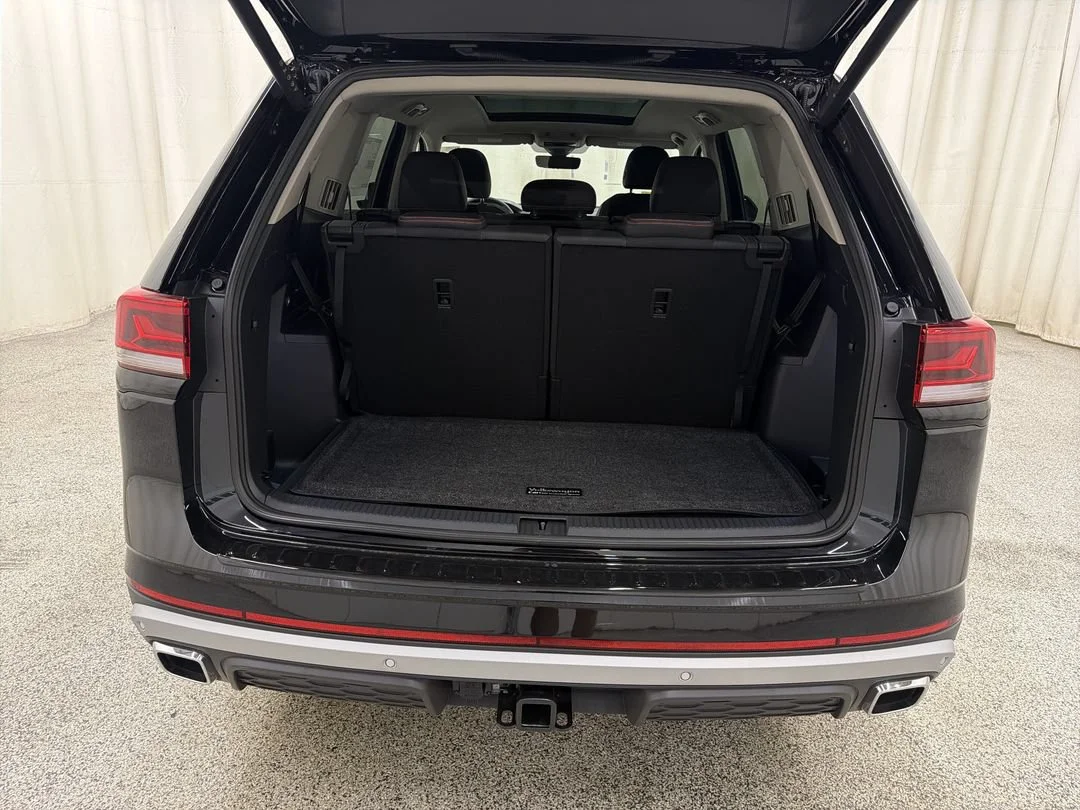 New 2026 Deep Black Pearl Volkswagen 2.0T Peak Edition image 17