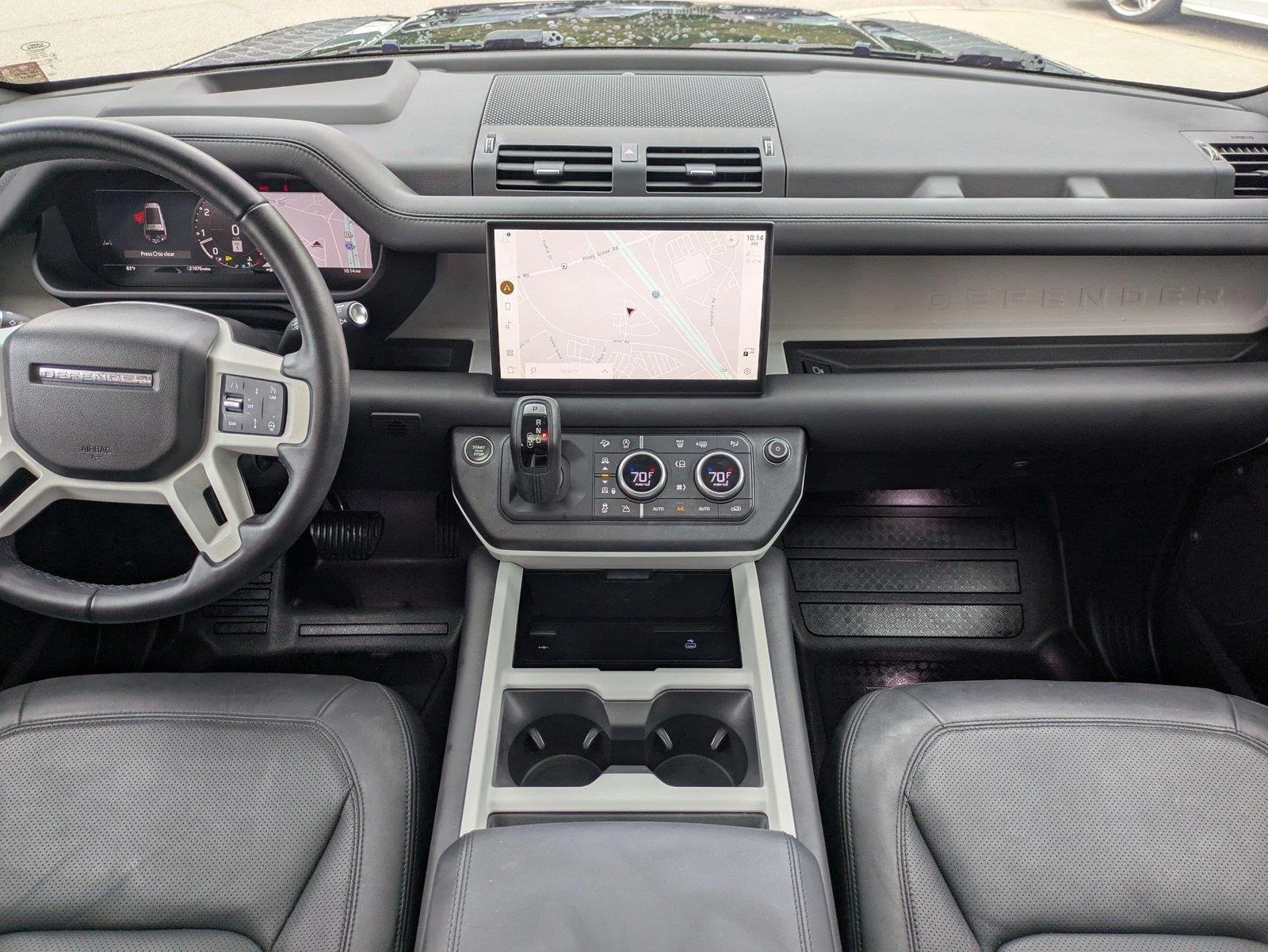 Used 2025 Santorini Black Metallic Land Rover S image 31