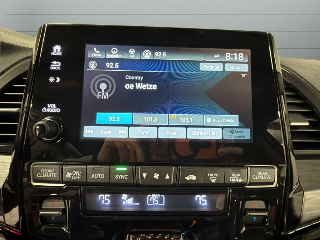 Used 2023 Gray Honda Elite image 23