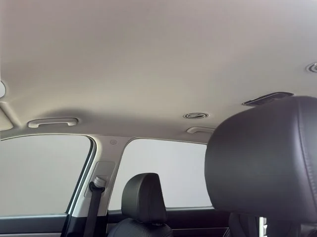 Used 2023 White Hyundai SEL image 18